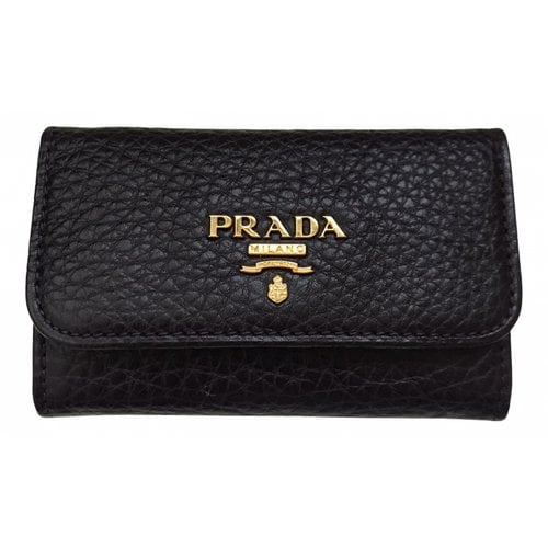 Pre-owned Prada Leather Key Ring In Burgundy