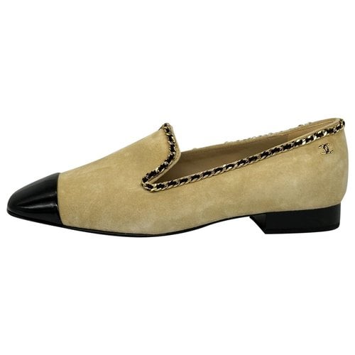 Pre-owned Chanel Flats In Beige