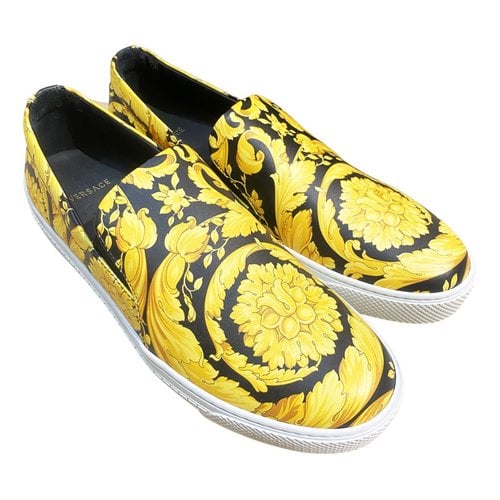 Pre-owned Versace Leather Low Trainers In Yellow