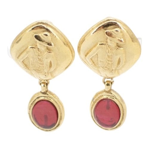 Pre-owned Chanel Earrings In Red