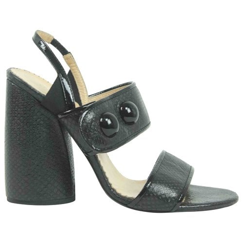Pre-owned Tara Jarmon Leather Sandals In Black
