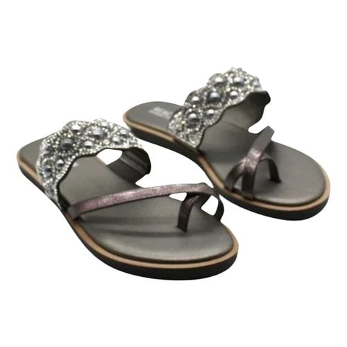 Pre-owned Kenneth Cole Leather Sandal In Grey