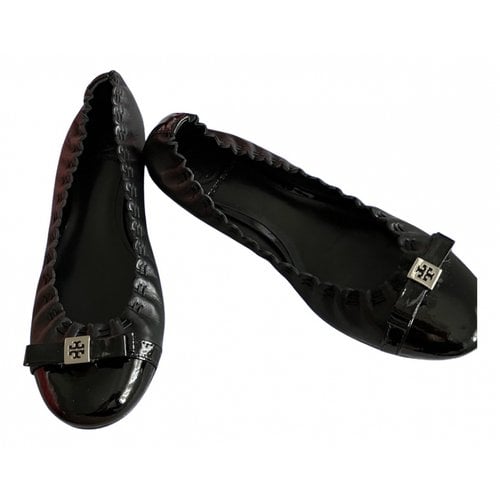 Pre-owned Tory Burch Patent Leather Ballet Flats In Black