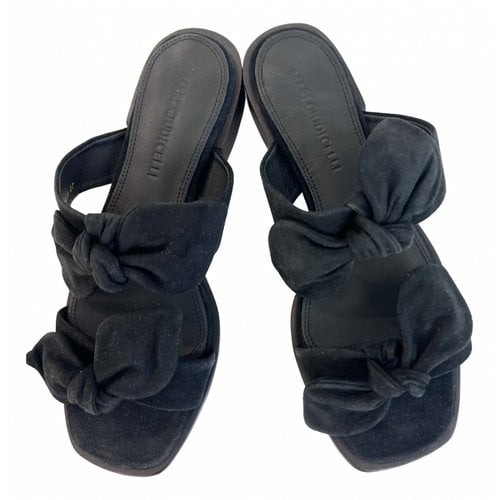 Pre-owned Mari Giudicelli Sandal In Black