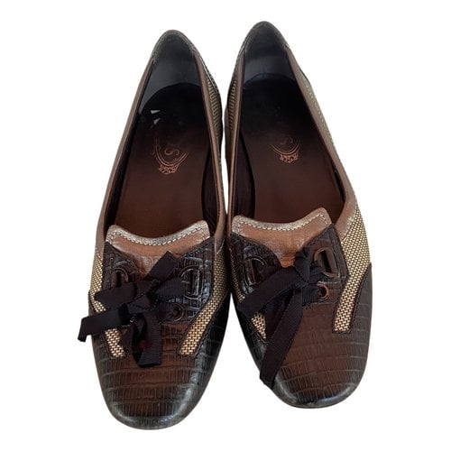 Pre-owned Tod's Gommino Leather Flats In Gold