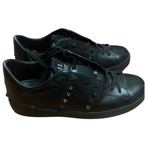 Pre-owned Valentino Garavani Leather Low Trainers In Black