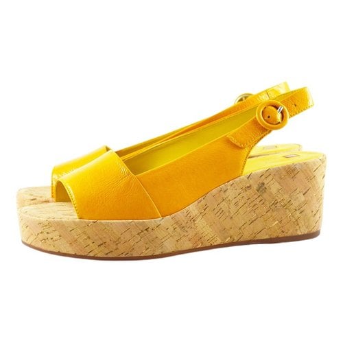 Pre-owned Hogl Leather Sandal In Yellow