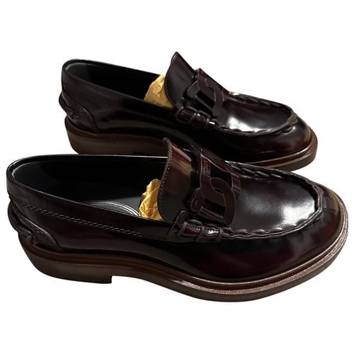 Pre-owned Tod's Leather Flats In Burgundy