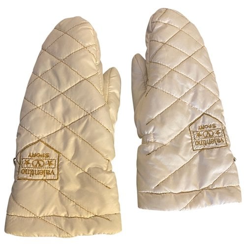 Pre-owned Valentino Garavani Gloves In White