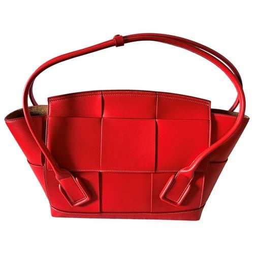 Pre-owned Bottega Veneta Arco Leather Handbag In Red
