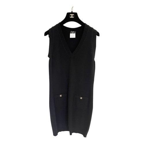 Pre-owned Chanel Cashmere Mid-length Dress In Black