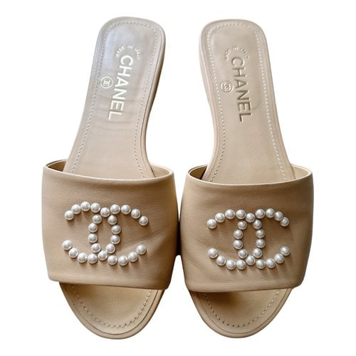 Pre-owned Chanel Leather Sandals In Beige
