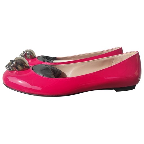 Pre-owned Alexander Mcqueen Patent Leather Ballet Flats In Pink