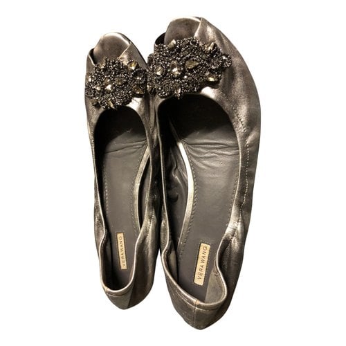 Pre-owned Vera Wang Leather Ballet Flats In Black