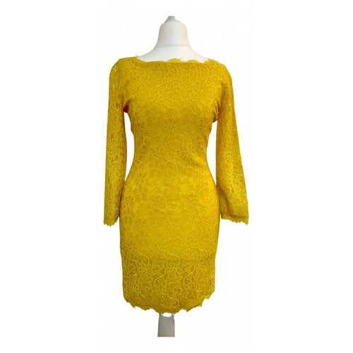Pre-owned Diane Von Furstenberg Lace Mid-length Dress In Yellow