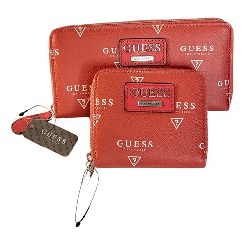 Pre-owned Guess Patent Leather Wallet In Red