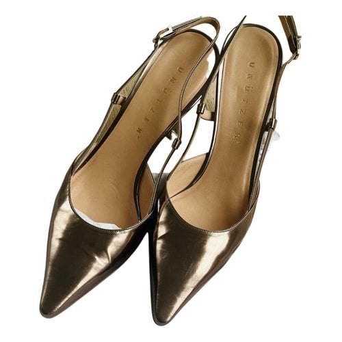 Pre-owned Unützer Leather Heels In Gold
