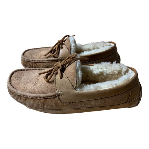 Pre-owned Ugg Flats In Camel