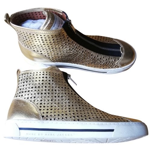 Pre-owned Marc Jacobs Leather Trainers In Gold