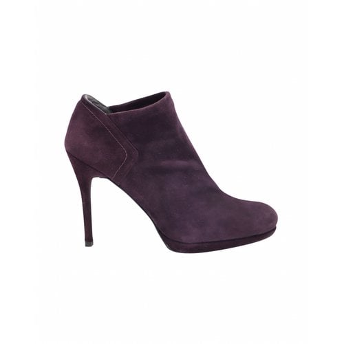 Pre-owned Stuart Weitzman Ankle Boots In Purple