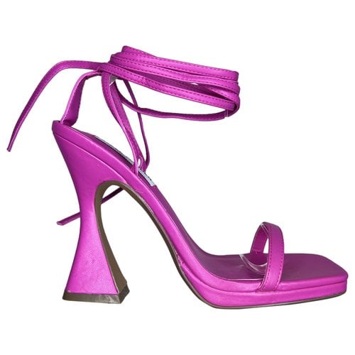 Pre-owned Steve Madden Leather Sandals In Pink