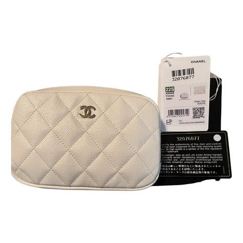 Pre-owned Chanel Leather Clutch Bag In White