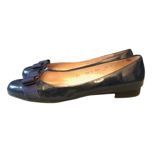 Pre-owned Ferragamo Patent Leather Ballet Flats In Navy