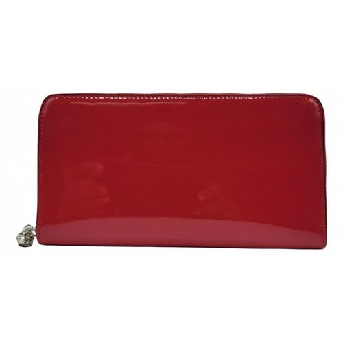 Pre-owned Alexander Mcqueen Patent Leather Wallet In Pink