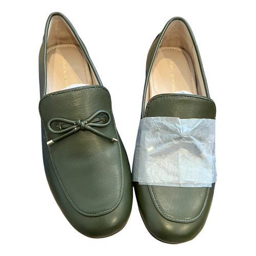 Pre-owned Stuart Weitzman Leather Flats In Green