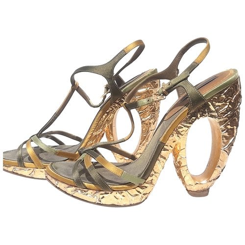 Pre-owned Louis Vuitton Cloth Sandal In Gold