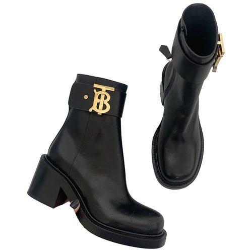 Pre-owned Burberry Leather Buckled Boots In Black