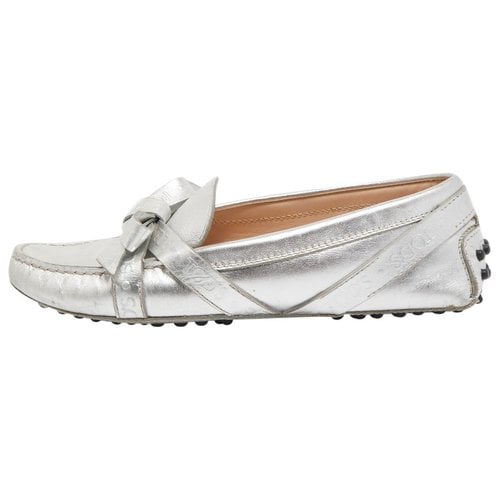 Pre-owned Tod's Leather Flats In Metallic