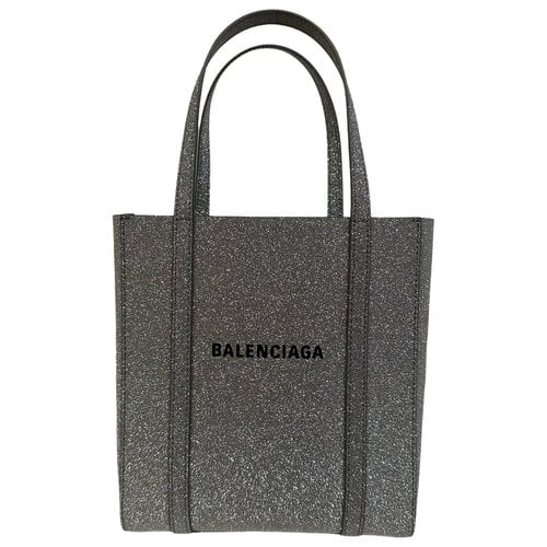 Pre-owned Balenciaga Eveyday Cabas Leather Crossbody Bag In Silver