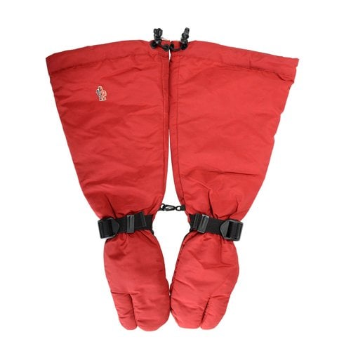 Pre-owned Moncler Gloves In Red