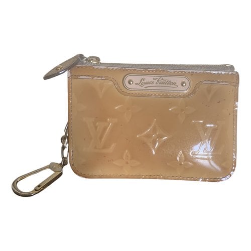 Pre-owned Louis Vuitton Patent Leather Clutch Bag In Beige