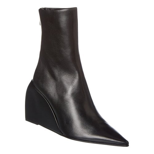 Pre-owned Off-white Leather Ankle Boots In Black