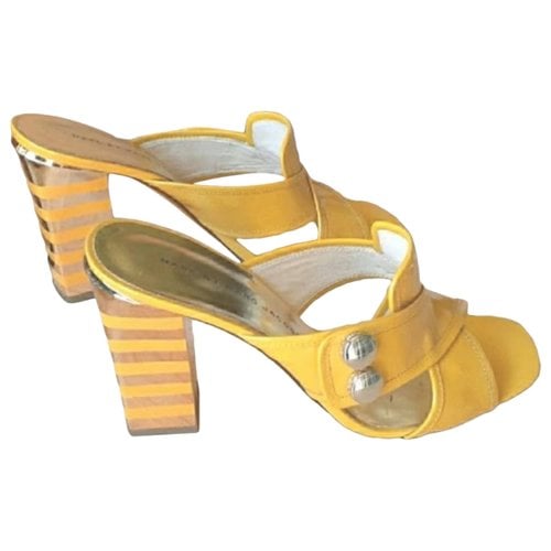 Pre-owned Marc By Marc Jacobs Patent Leather Sandal In Yellow