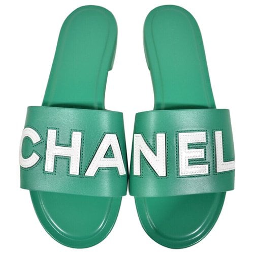 Pre-owned Chanel Leather Sandal In Green