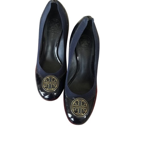 Pre-owned Tory Burch Patent Leather Heels In Blue