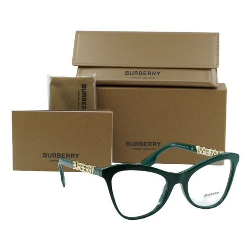 Pre-owned Burberry Sunglasses In Green