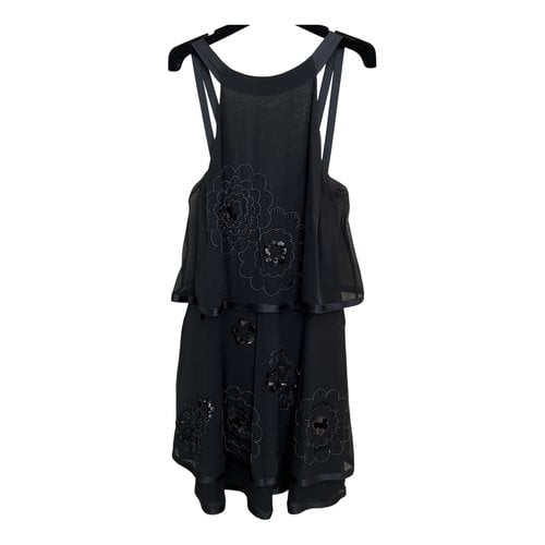 Pre-owned Chanel Silk Mid-length Dress In Black