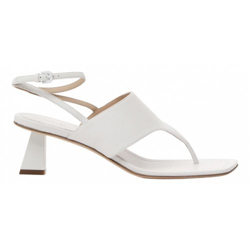 Pre-owned Max Mara Leather Flip Flops In White