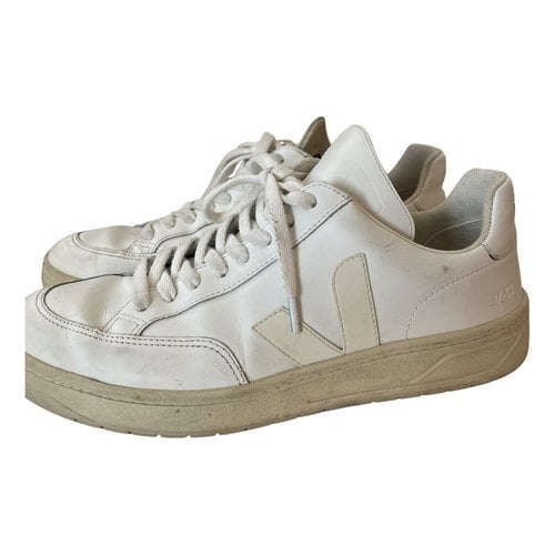 Pre-owned Veja Leather Trainers In Beige