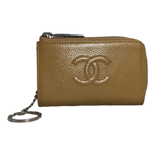 Pre-owned Chanel Leather Purse In Camel