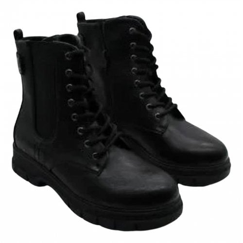 Pre-owned White Mountaineering Leather Ankle Boots In Black