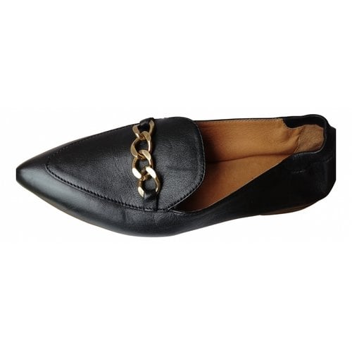 Pre-owned Bianco Leather Flats In Black