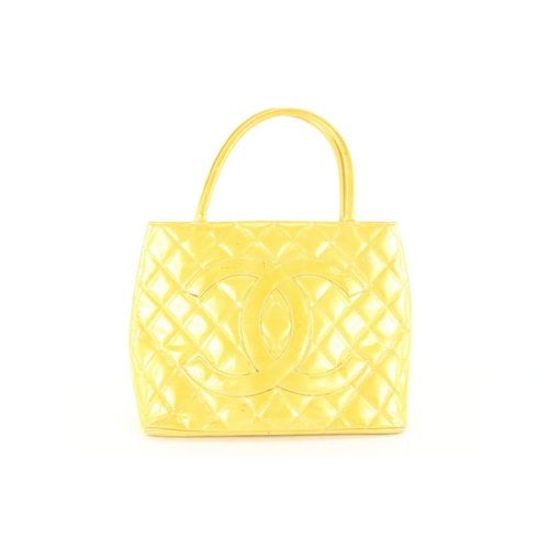 Pre-owned Chanel Leather Tote In Yellow