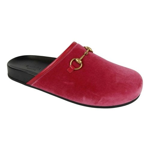 Pre-owned Gucci Velvet Mules In Red