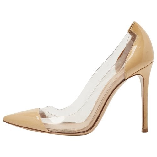 Pre-owned Gianvito Rossi Patent Leather Heels In Beige