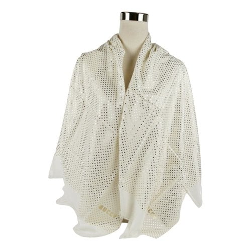 Pre-owned Gucci Cashmere Scarf In White